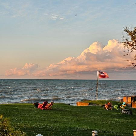 Seaside Lake-Front Cottage Madison 外观 照片