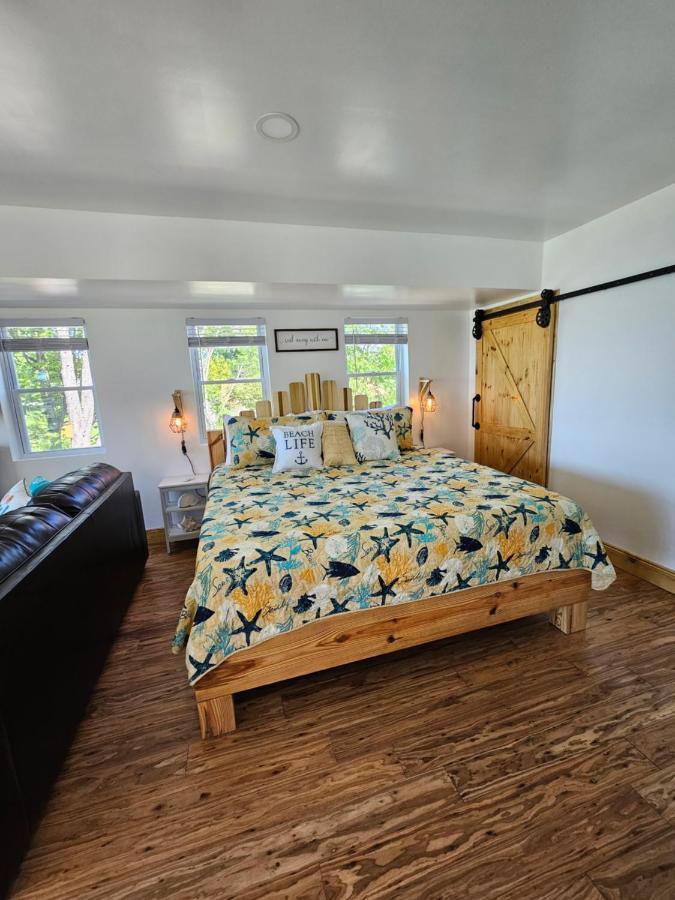 Seaside Lake-Front Cottage Madison 外观 照片