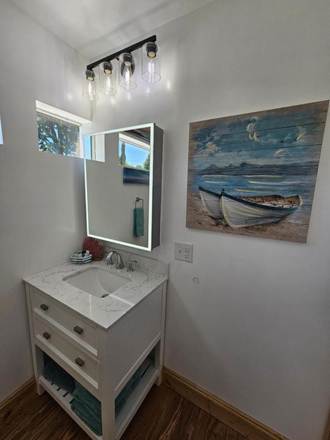 Seaside Lake-Front Cottage Madison 外观 照片