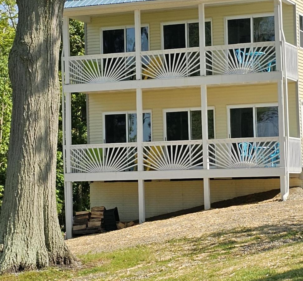 Seaside Lake-Front Cottage Madison 外观 照片